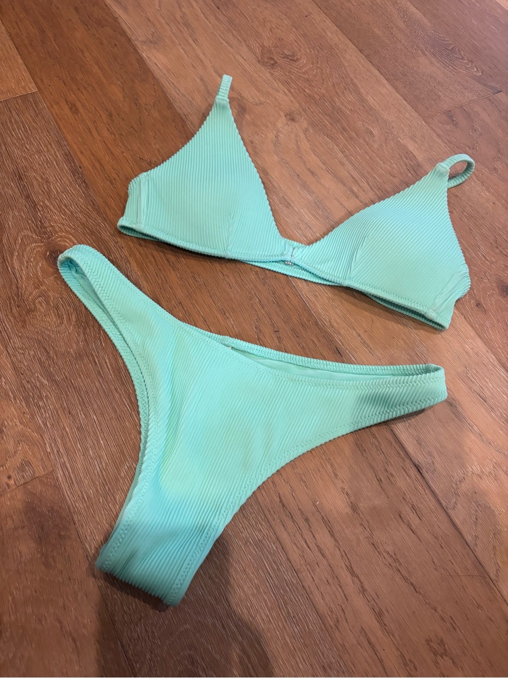 White fox ribbed mint green bikini small
